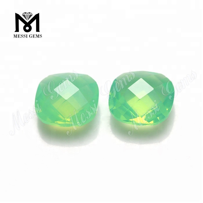 Heißer Verkauf Kissen Double Faceted 10 * 10 mm grüner Glasstein