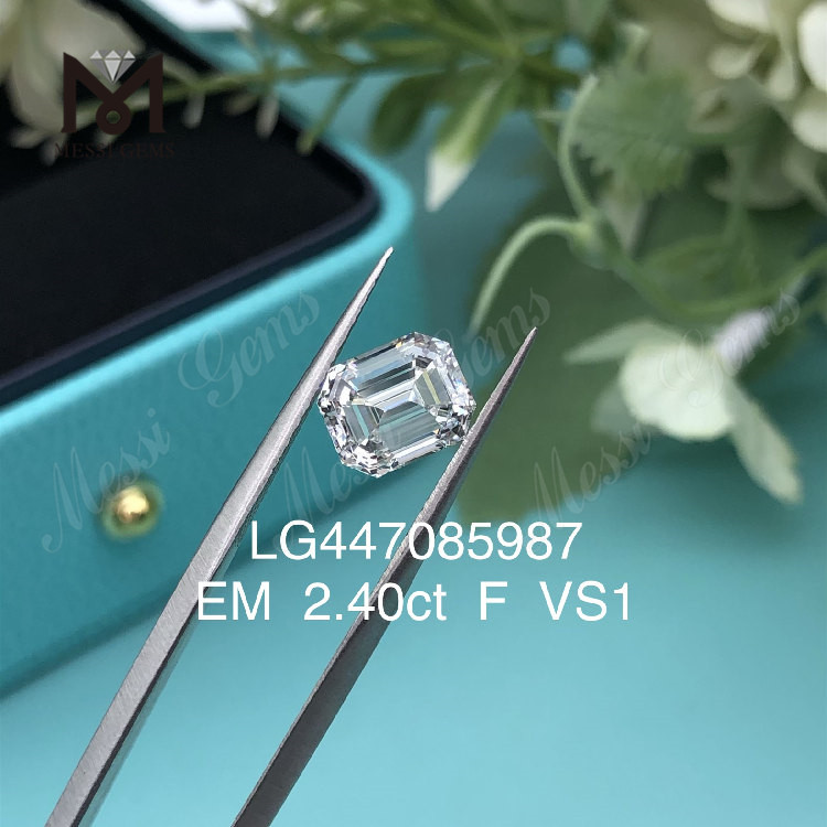 2,40 Karat F VS1 Diamanten im Smaragdschliff